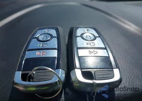 2018 Ford Fusion Hybrid S z USA, uszkodzony, nr VIN 3FA6P0UU2JR191558